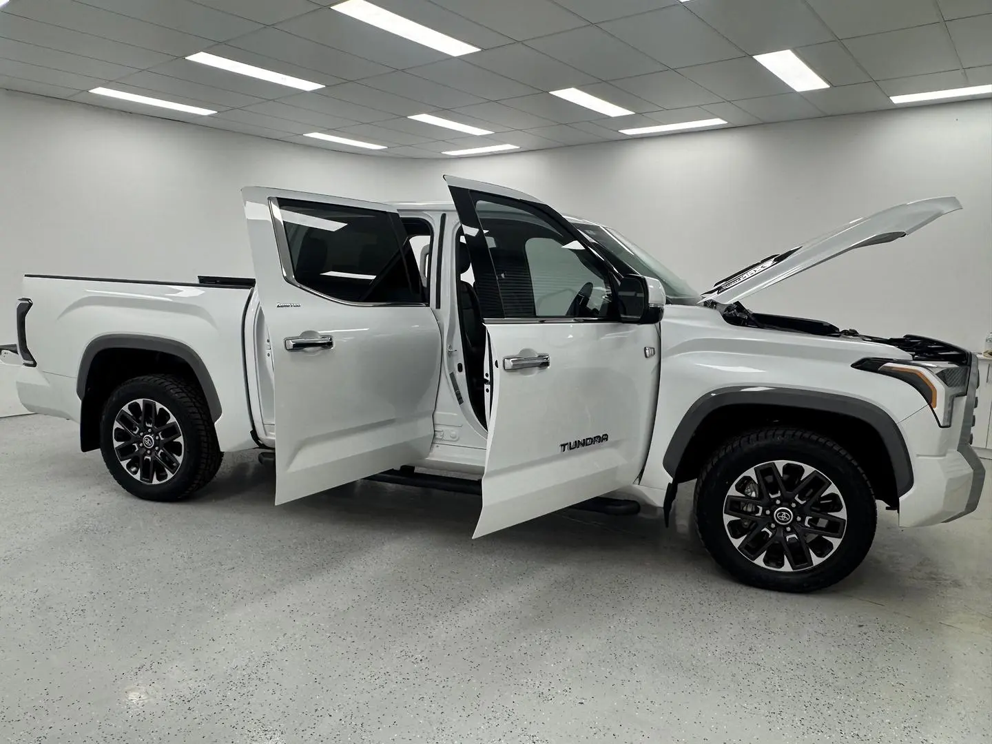 2023 Toyota Tundra Gallery Image 8