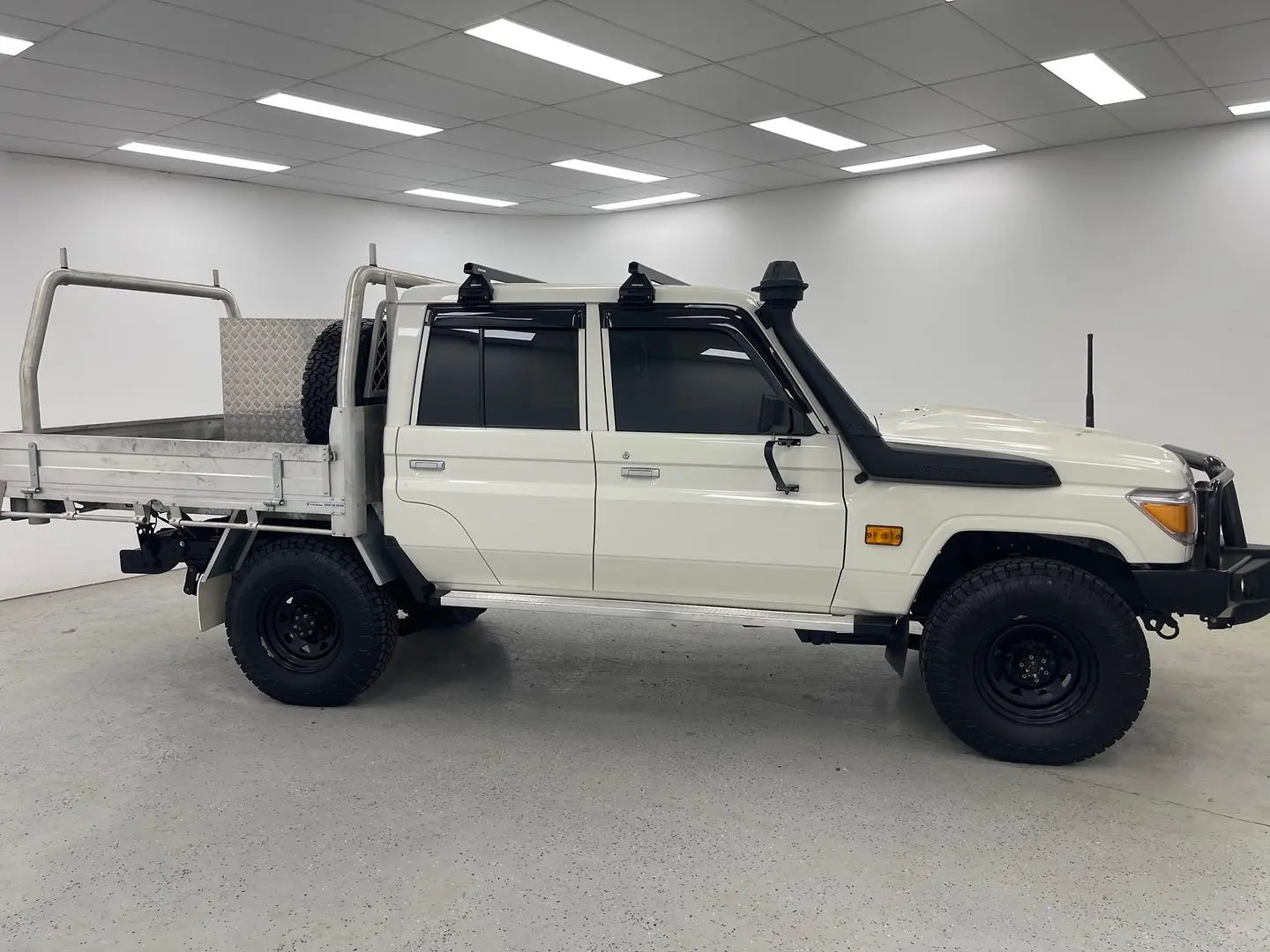 2023 Toyota Landcruiser Gallery Image 2