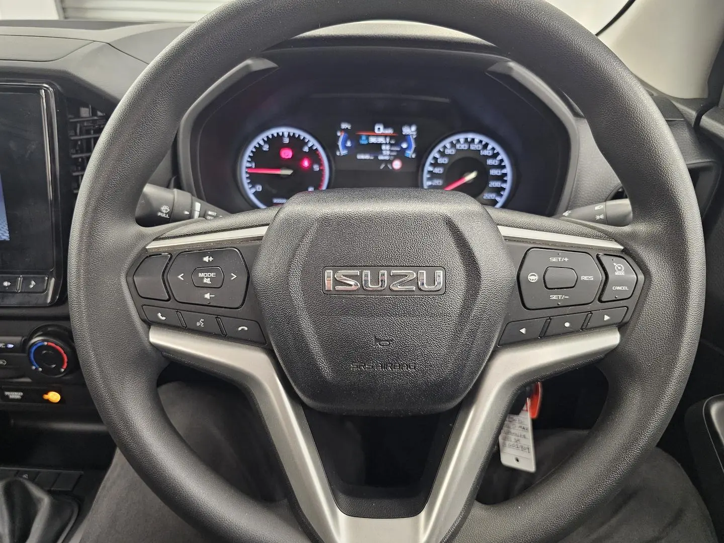 2023 Isuzu D-MAX Gallery Image 21