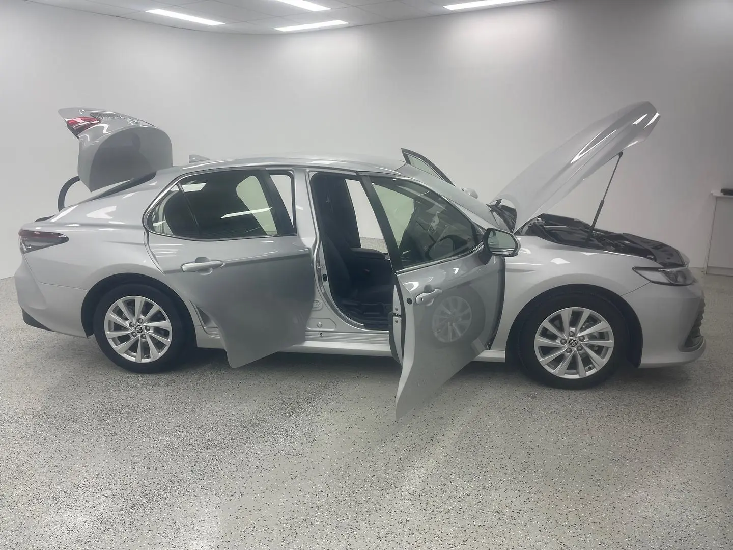 2024 Toyota Camry Gallery Image 9