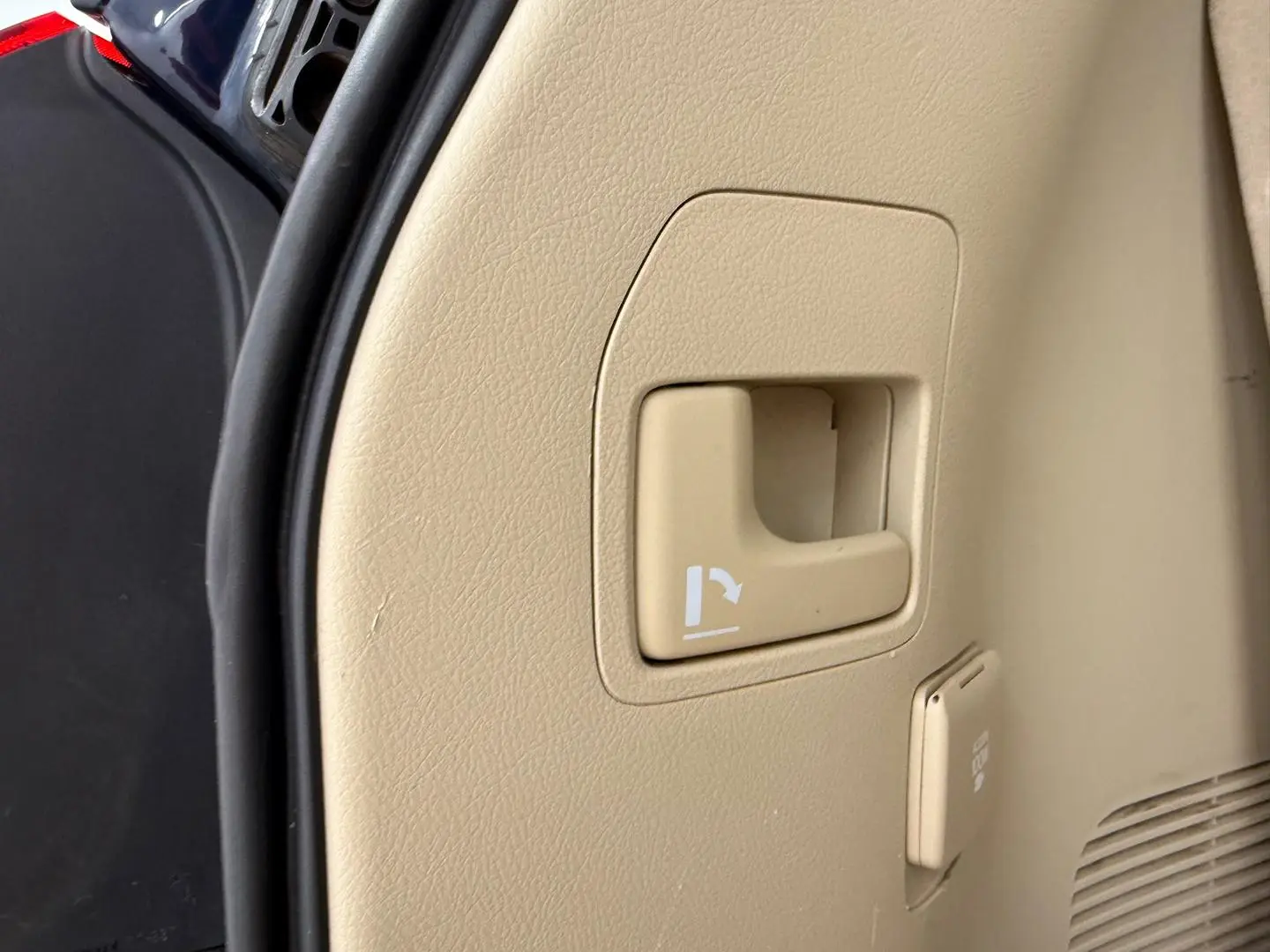 2018 Toyota Landcruiser Gallery Image 18