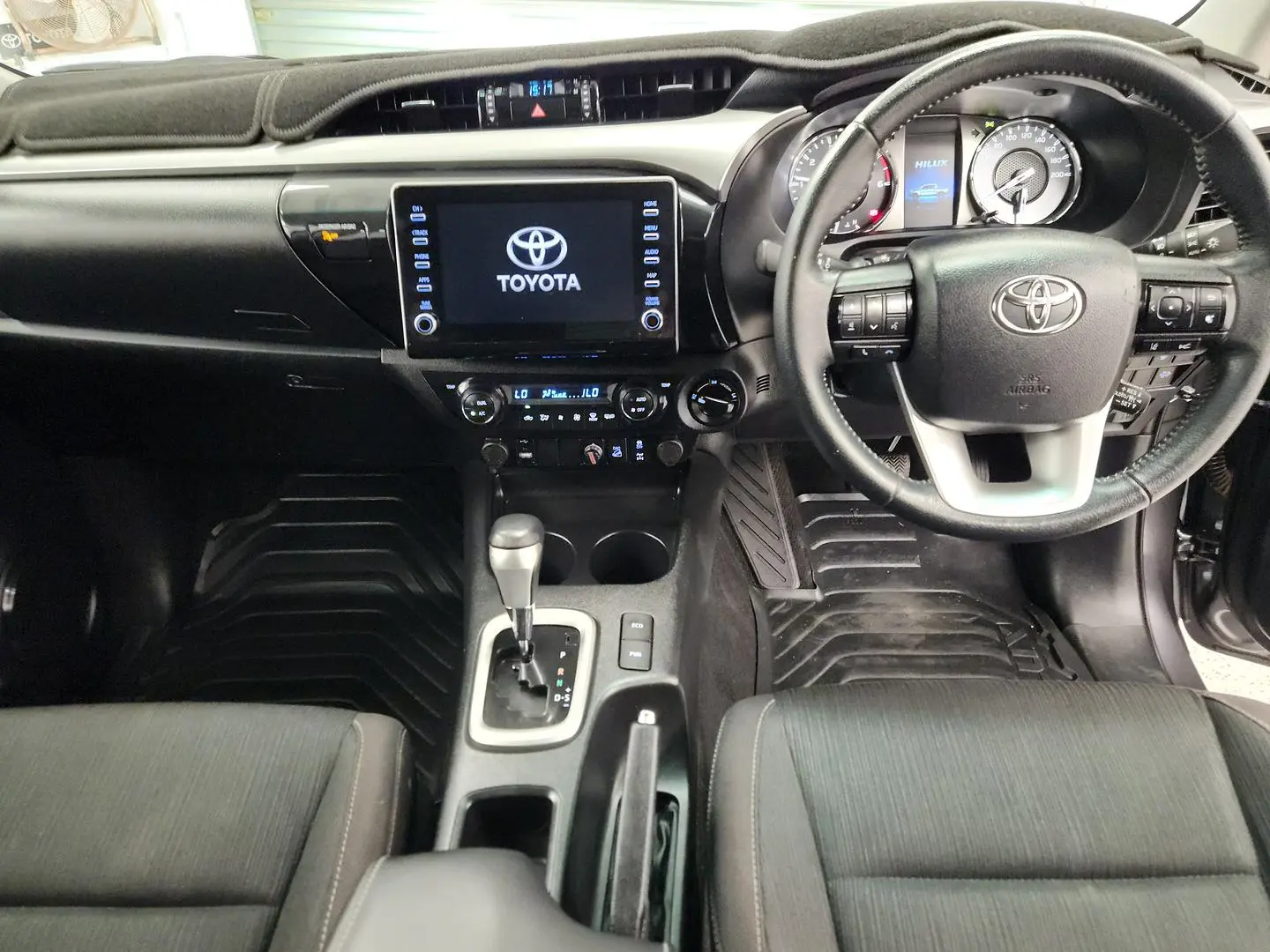 2022 Toyota Hilux Gallery Image 26