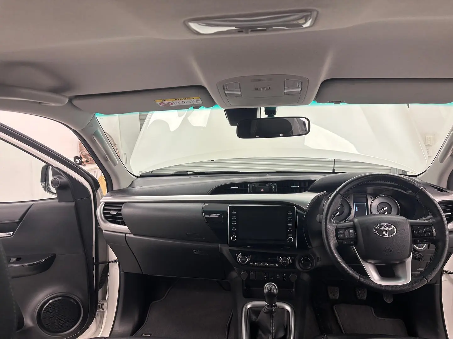 2021 Toyota Hilux Gallery Image 24
