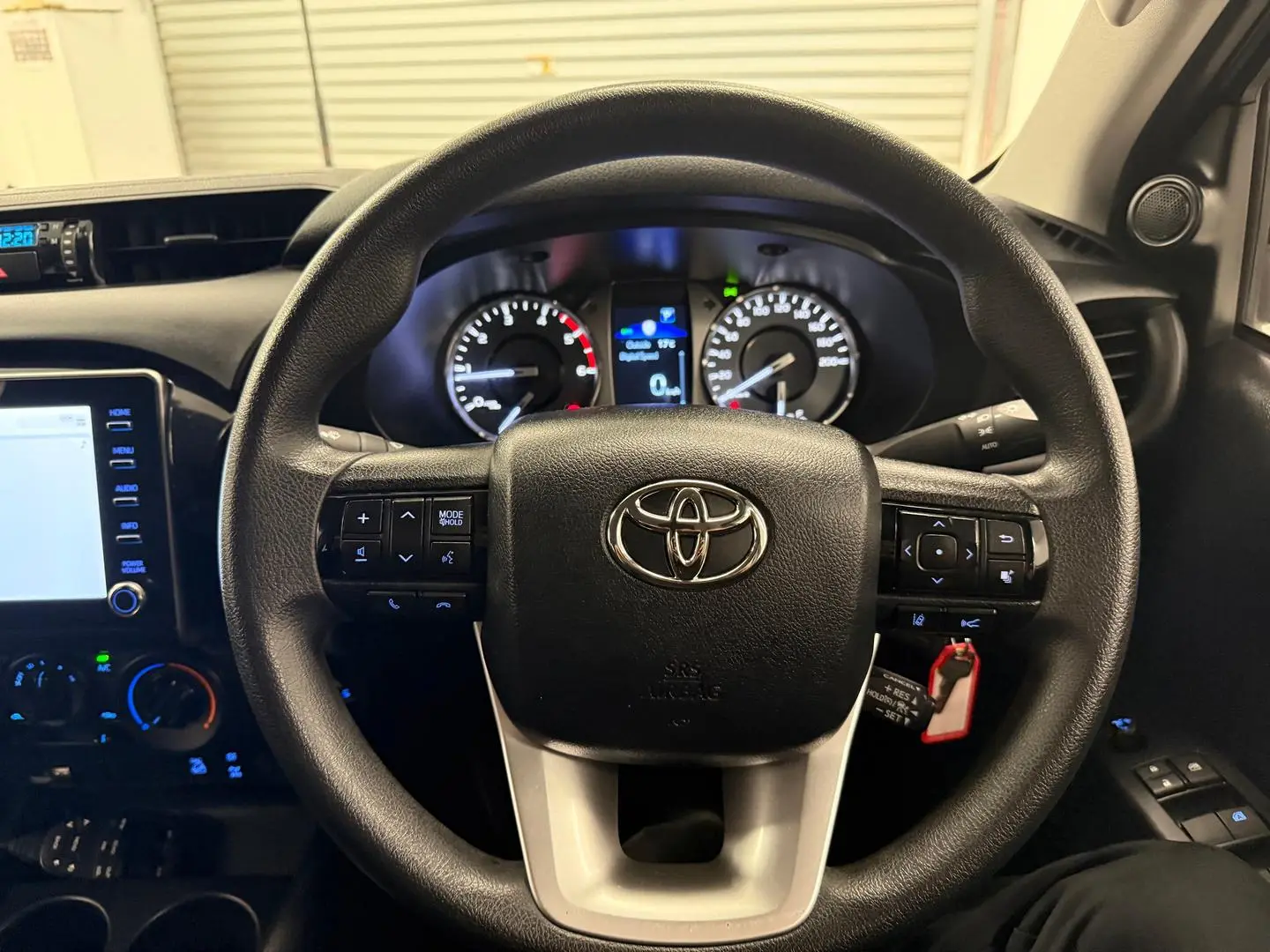 2022 Toyota Hilux Gallery Image 38