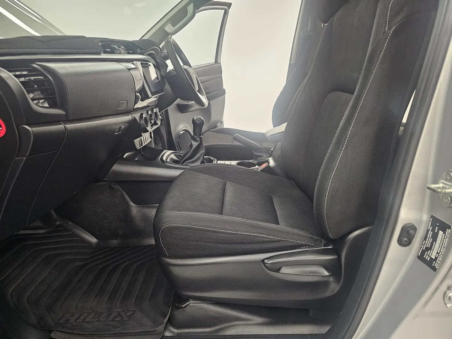 2018 Toyota Hilux Gallery Image 12