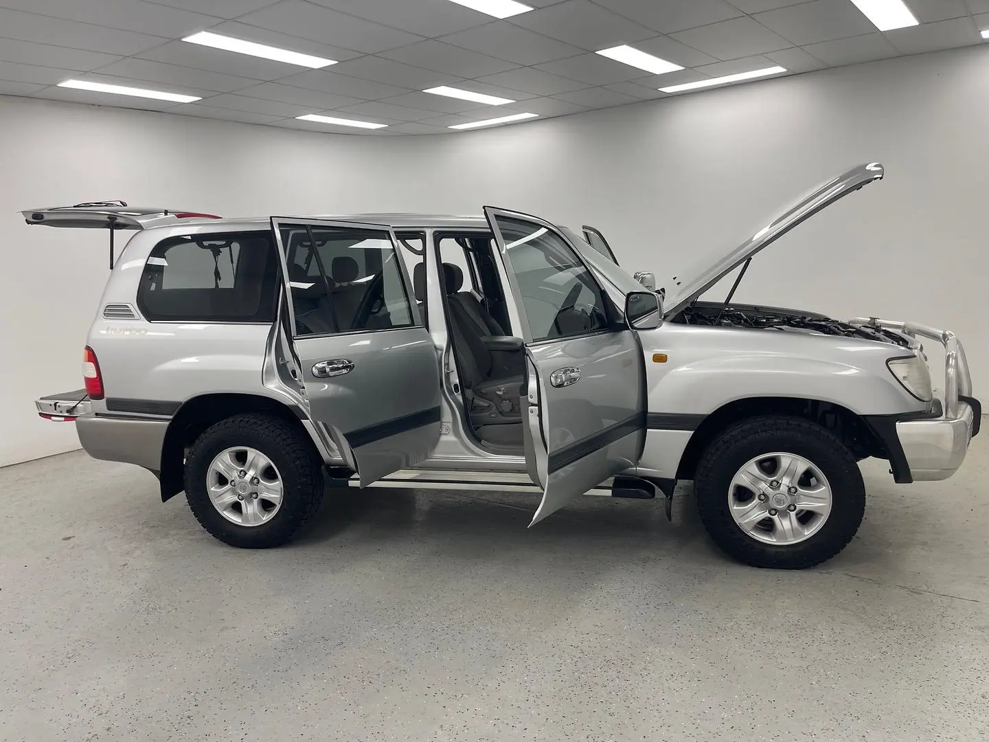 2006 Toyota Landcruiser Gallery Image 10
