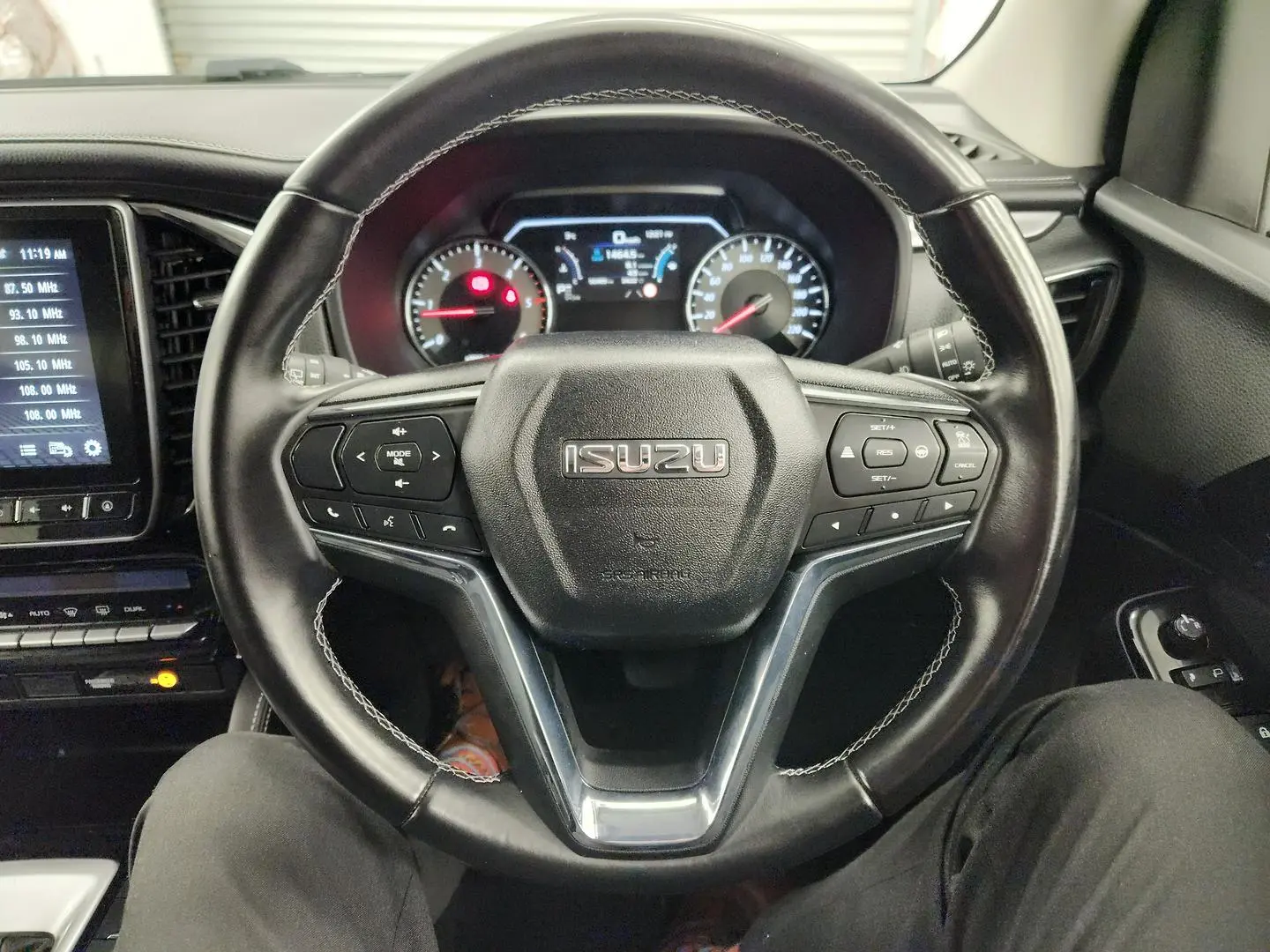 2023 Isuzu MU-X Gallery Image 28