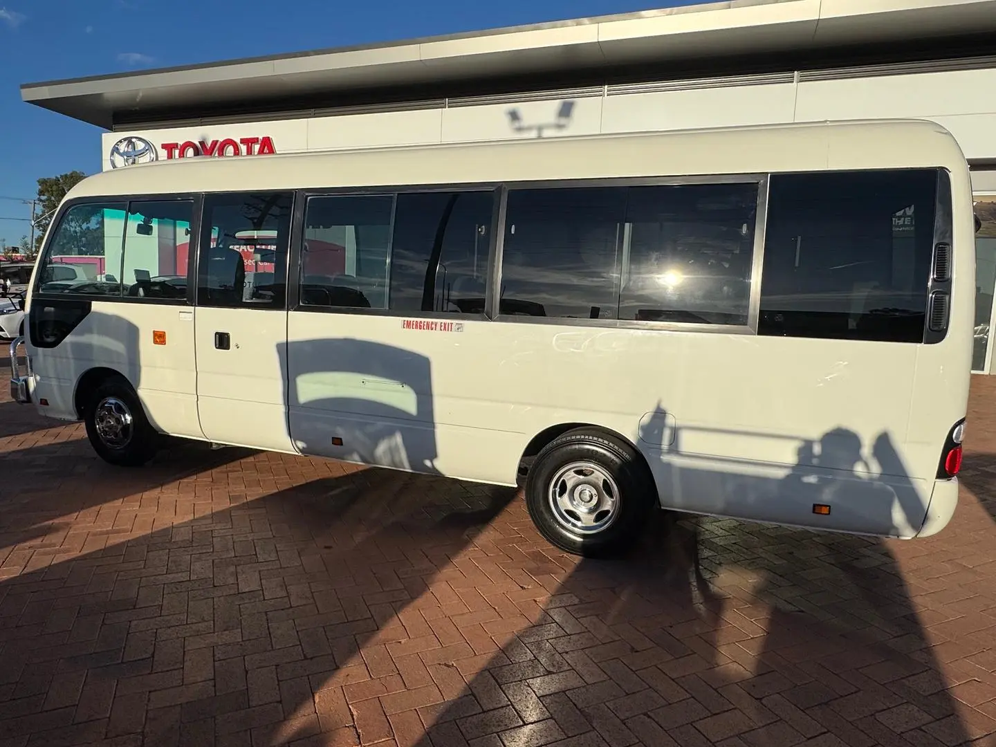 2014 Toyota Coaster Gallery Image 6