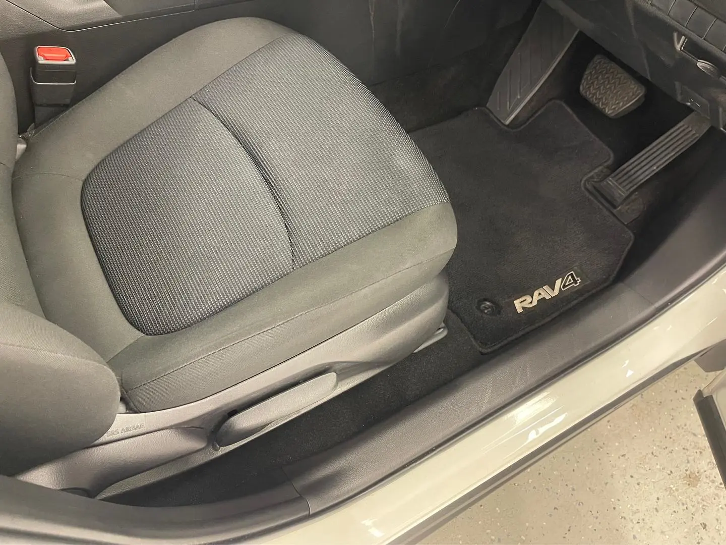 2024 Toyota RAV4 Gallery Image 20