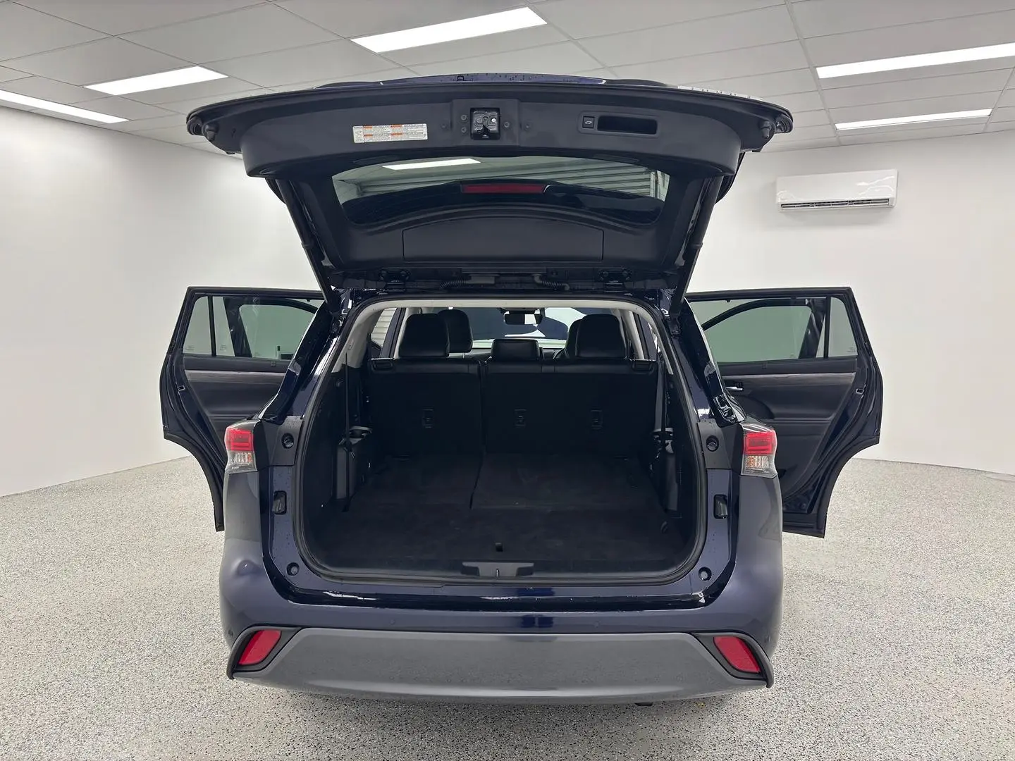 2022 Toyota Kluger Gallery Image 11