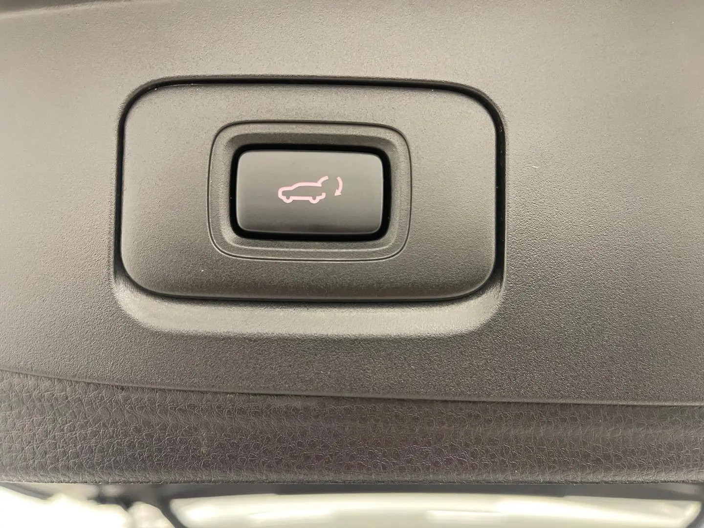 2021 Isuzu MU-X Gallery Image 20