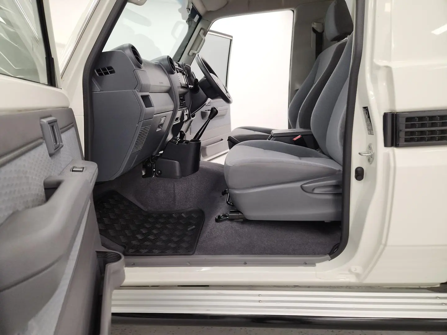 2022 Toyota Landcruiser Gallery Image 19