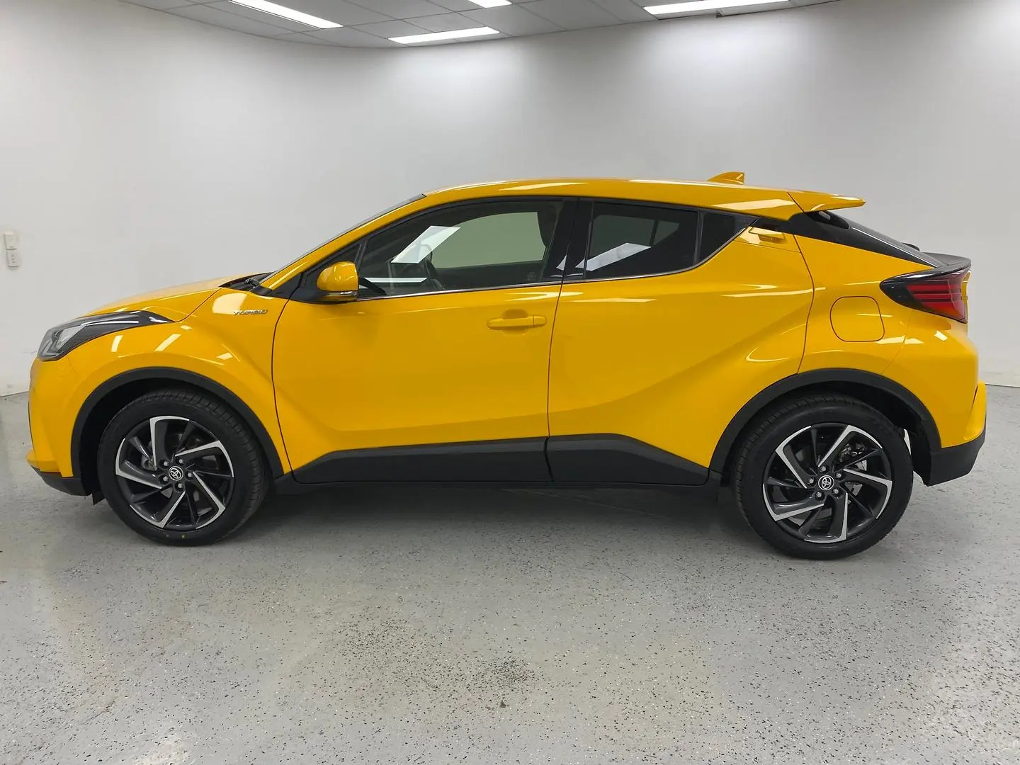 2019 Toyota C-HR Image 6