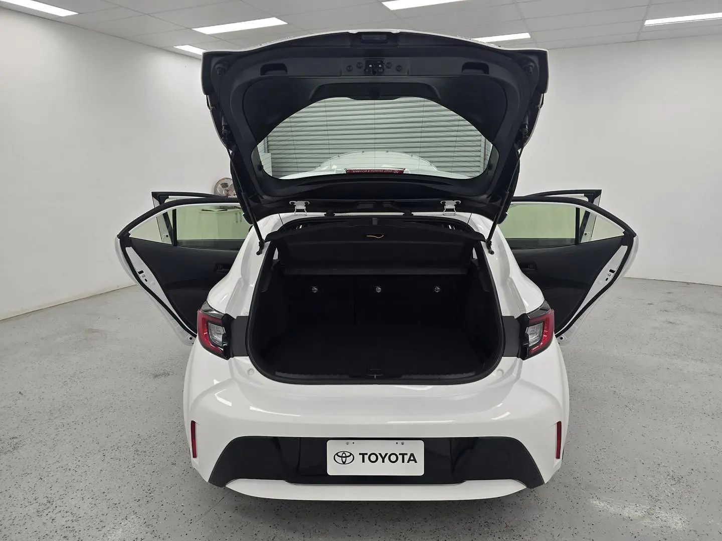 2023 Toyota Corolla Gallery Image 11