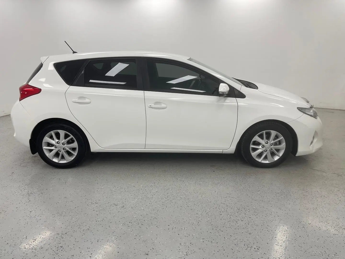 2014 Toyota Corolla Gallery Image 2