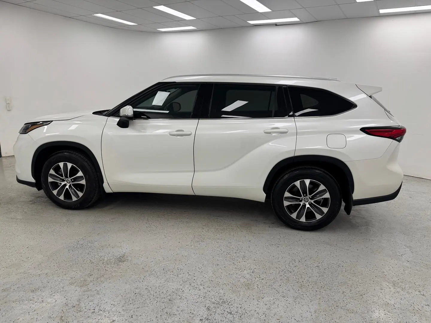 2021 Toyota Kluger Gallery Image 5