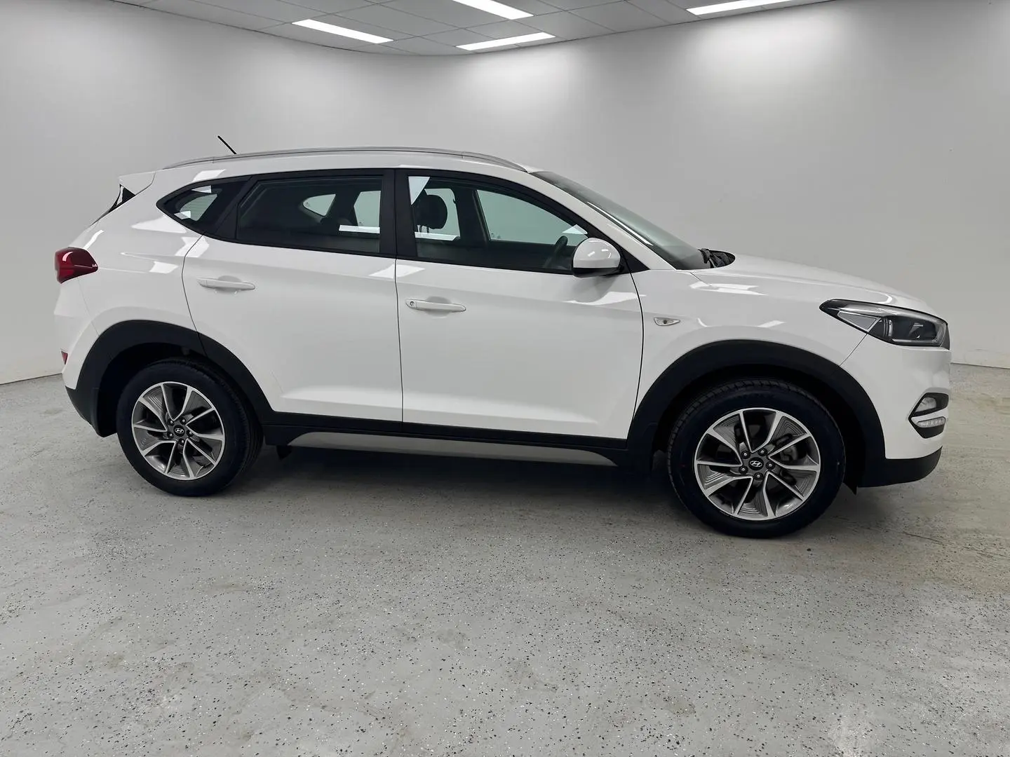 2017 Hyundai Tucson Gallery Image 2