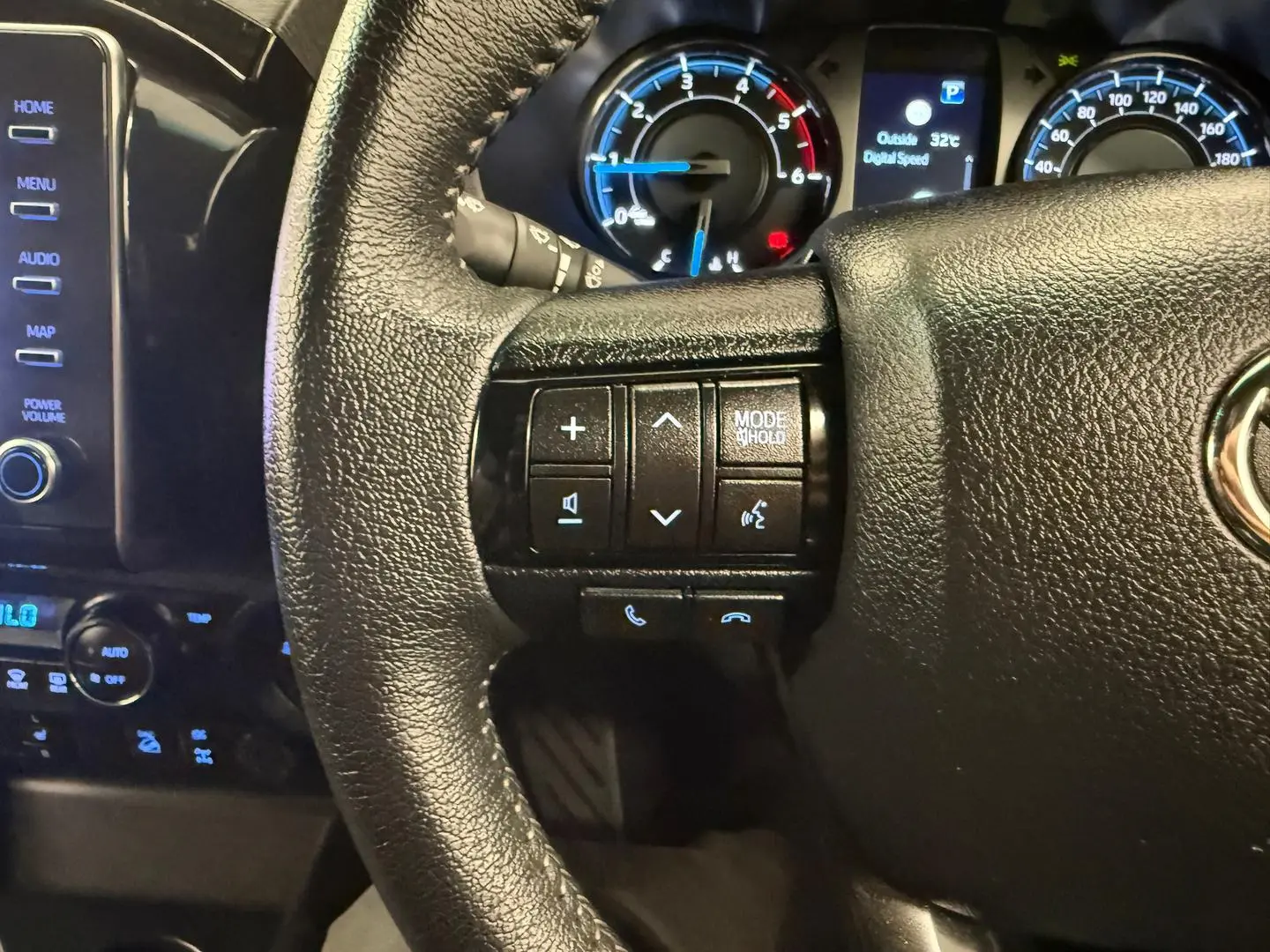 2023 Toyota Hilux Gallery Image 26