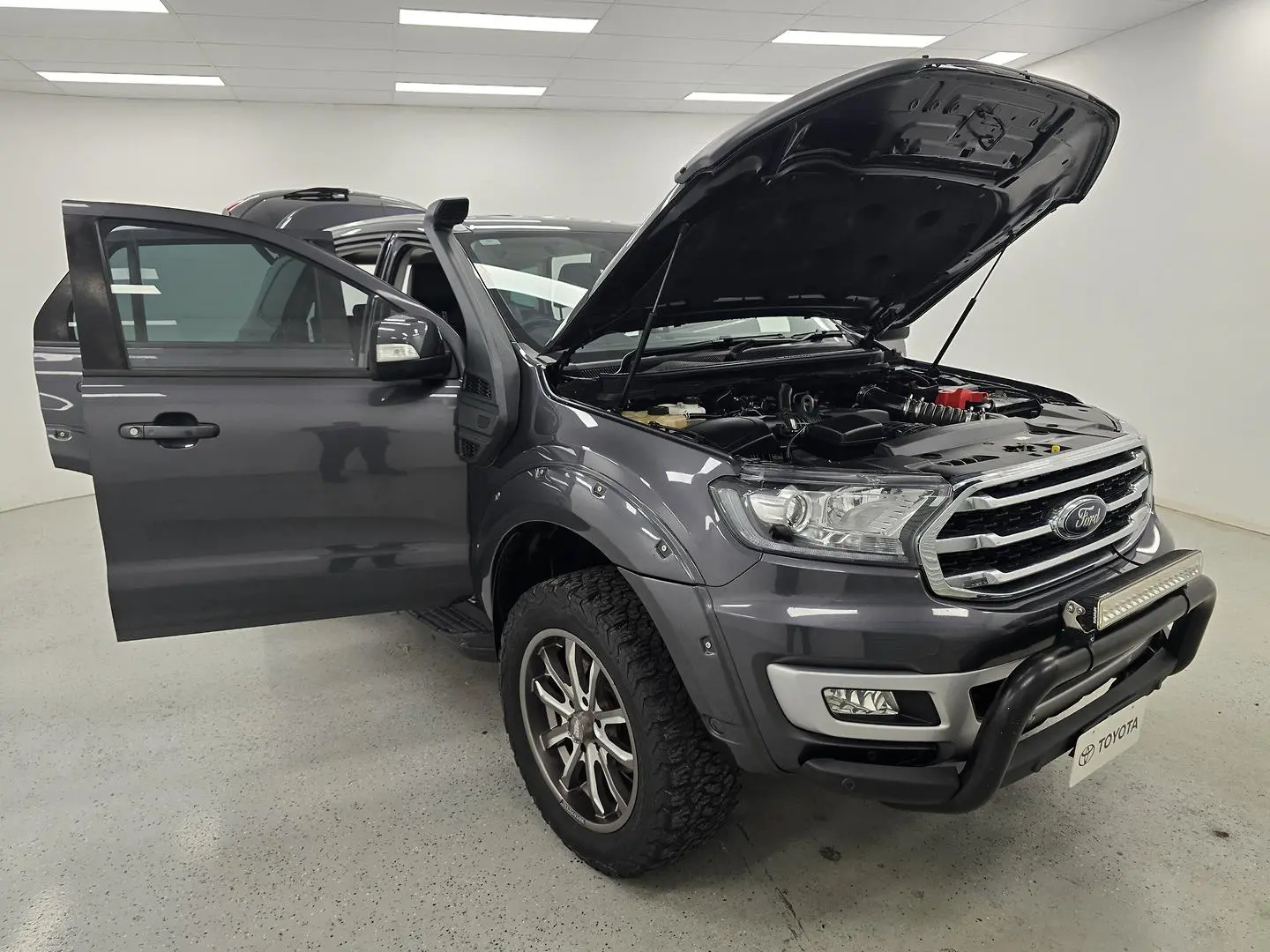 2019 Ford Everest Gallery Image 8