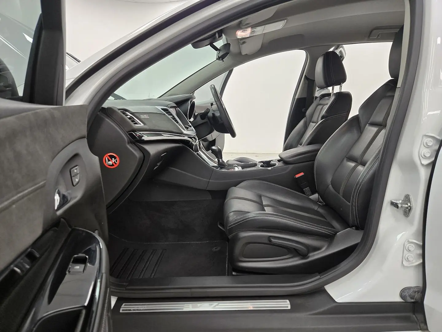 2017 Holden Commodore Gallery Image 18