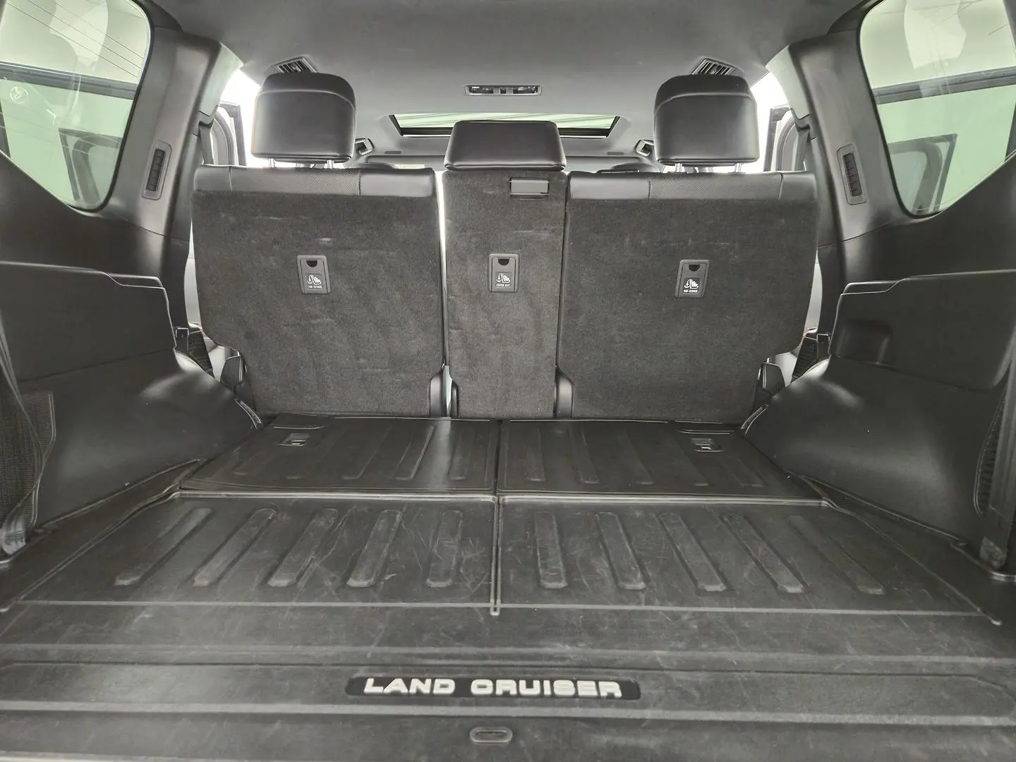 2022 Toyota Landcruiser Gallery Image 19