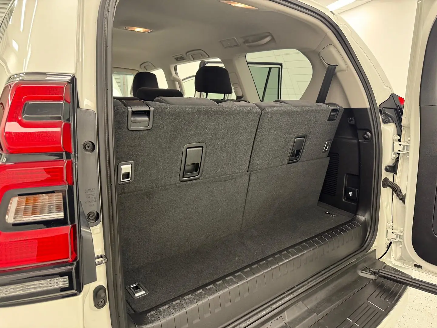 2021 Toyota Landcruiser Prado Gallery Image 14
