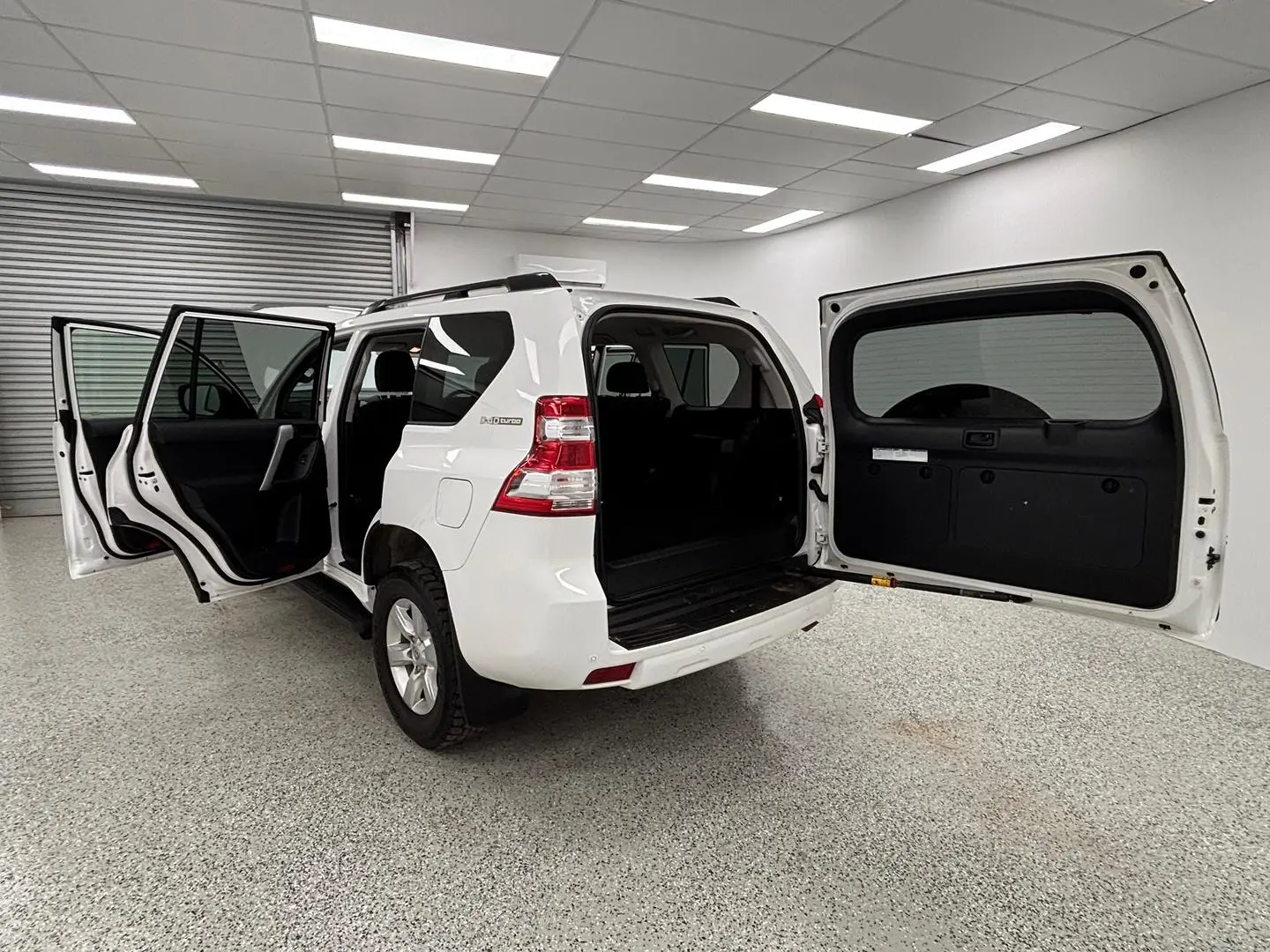 2016 Toyota Landcruiser Prado Gallery Image 12