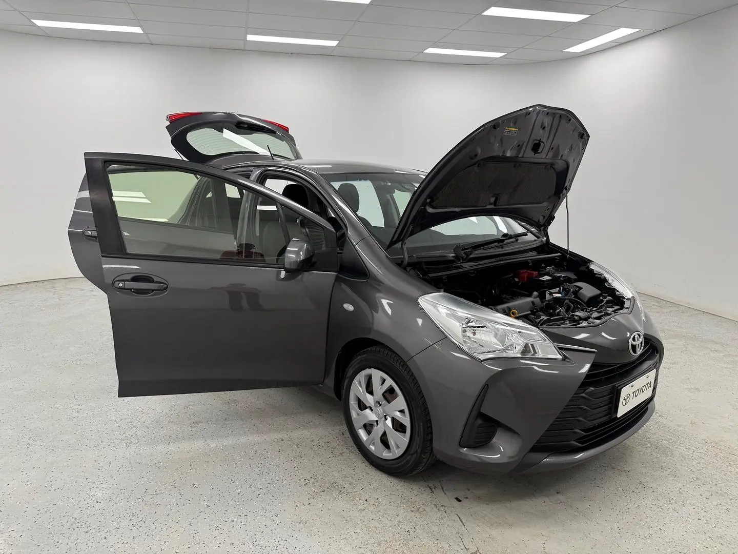 2018 Toyota Yaris Gallery Image 17
