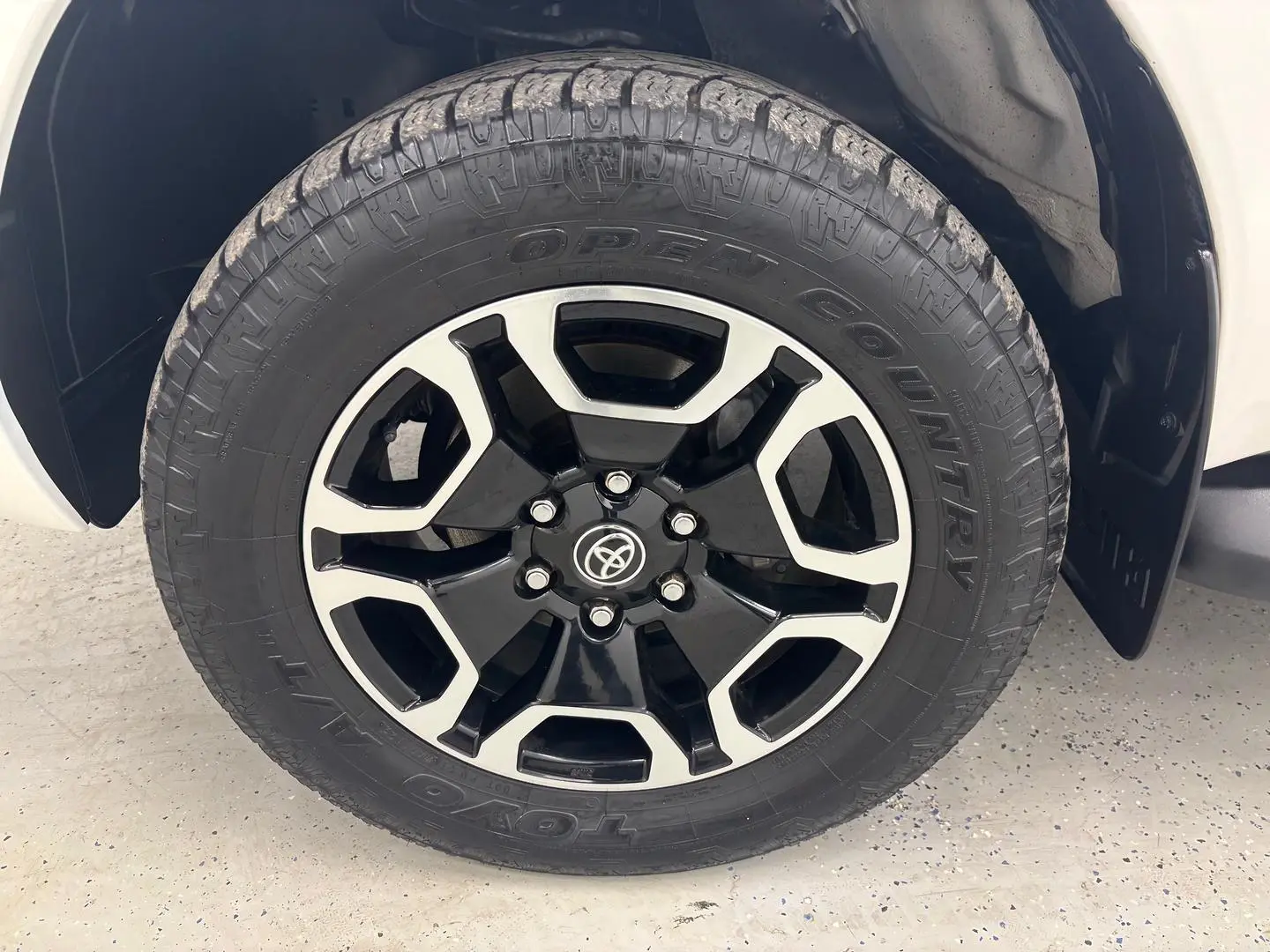 2021 Toyota Hilux Gallery Image 8