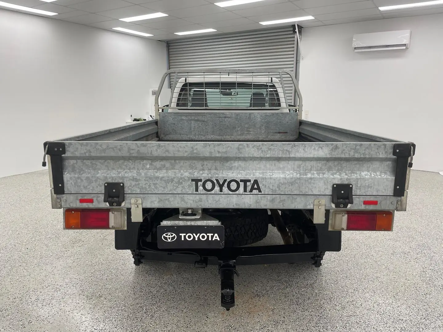 2020 Toyota Hilux Gallery Image 4