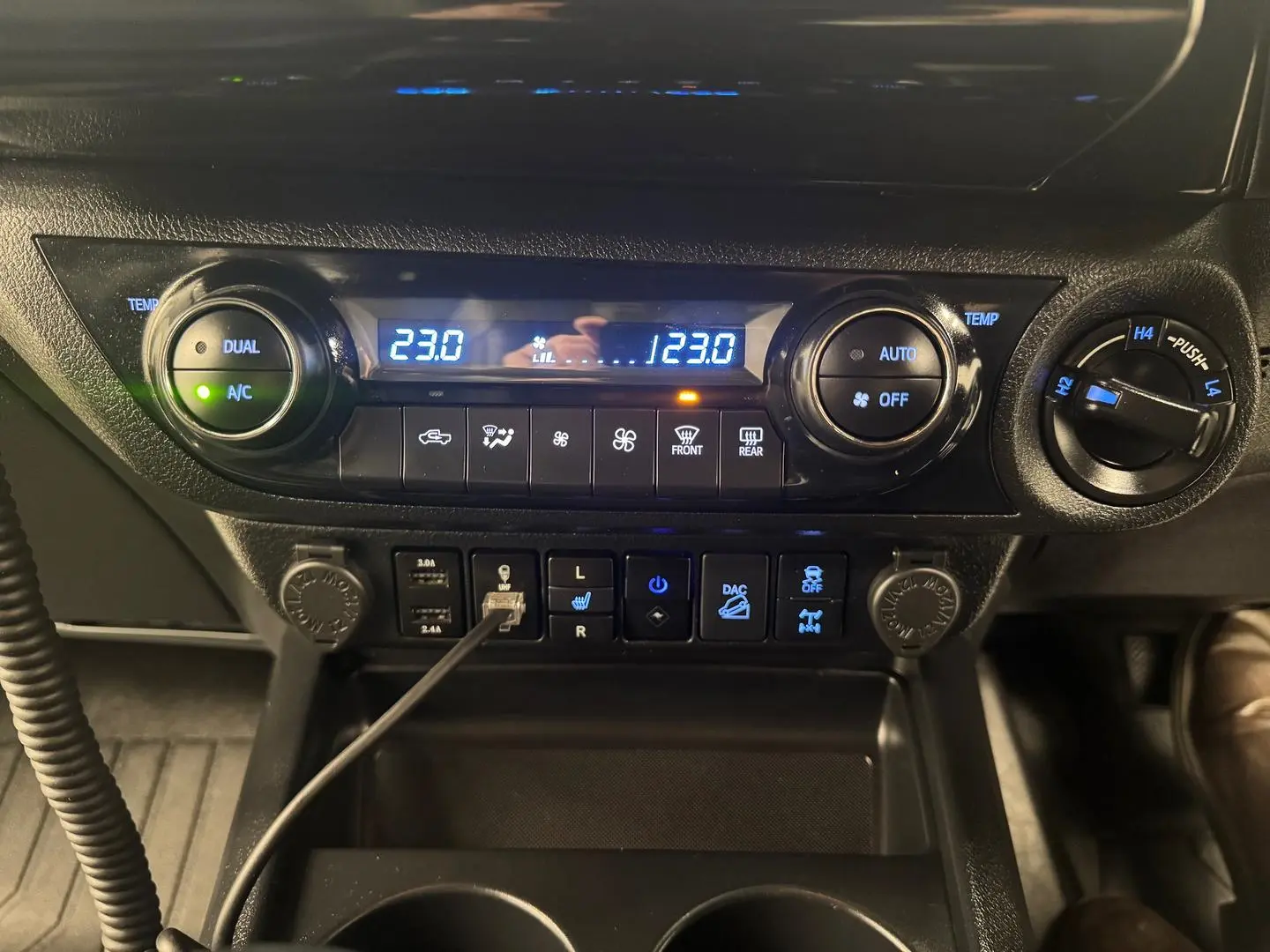 2023 Toyota Hilux Gallery Image 23