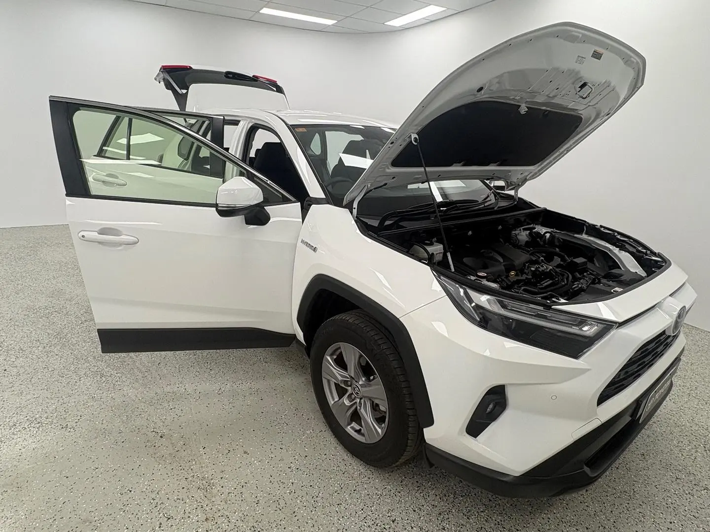 2024 Toyota RAV4 Gallery Image 9