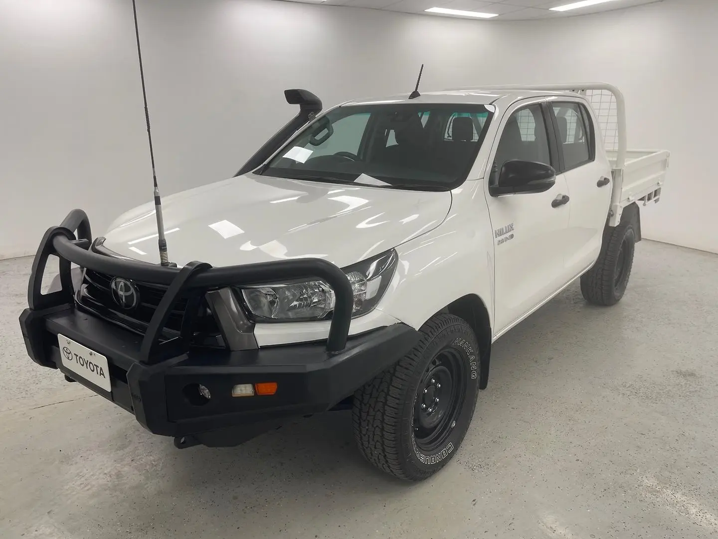 2021 Toyota Hilux Gallery Image 6