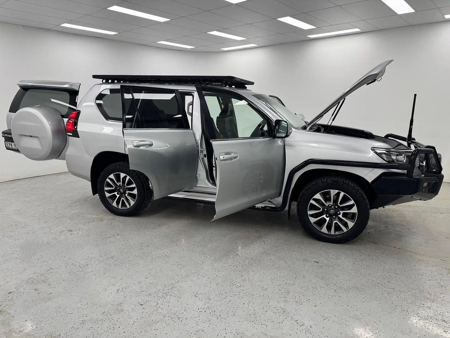 2021 Toyota Landcruiser Prado Gallery Image 8