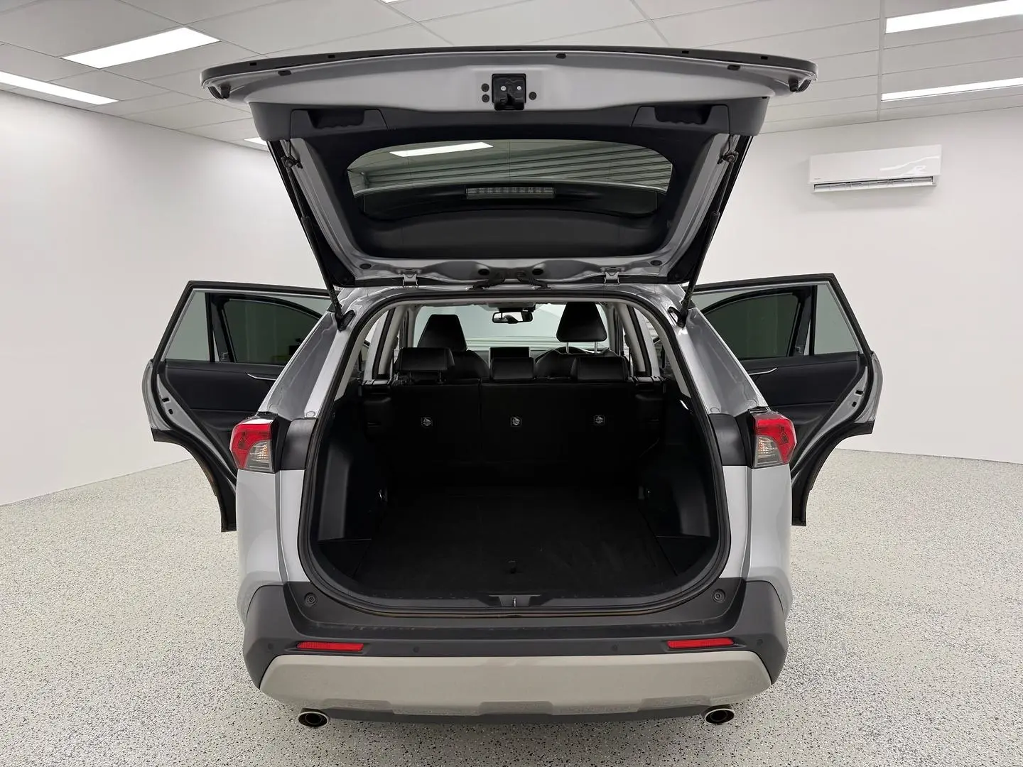 2023 Toyota RAV4 Gallery Image 14