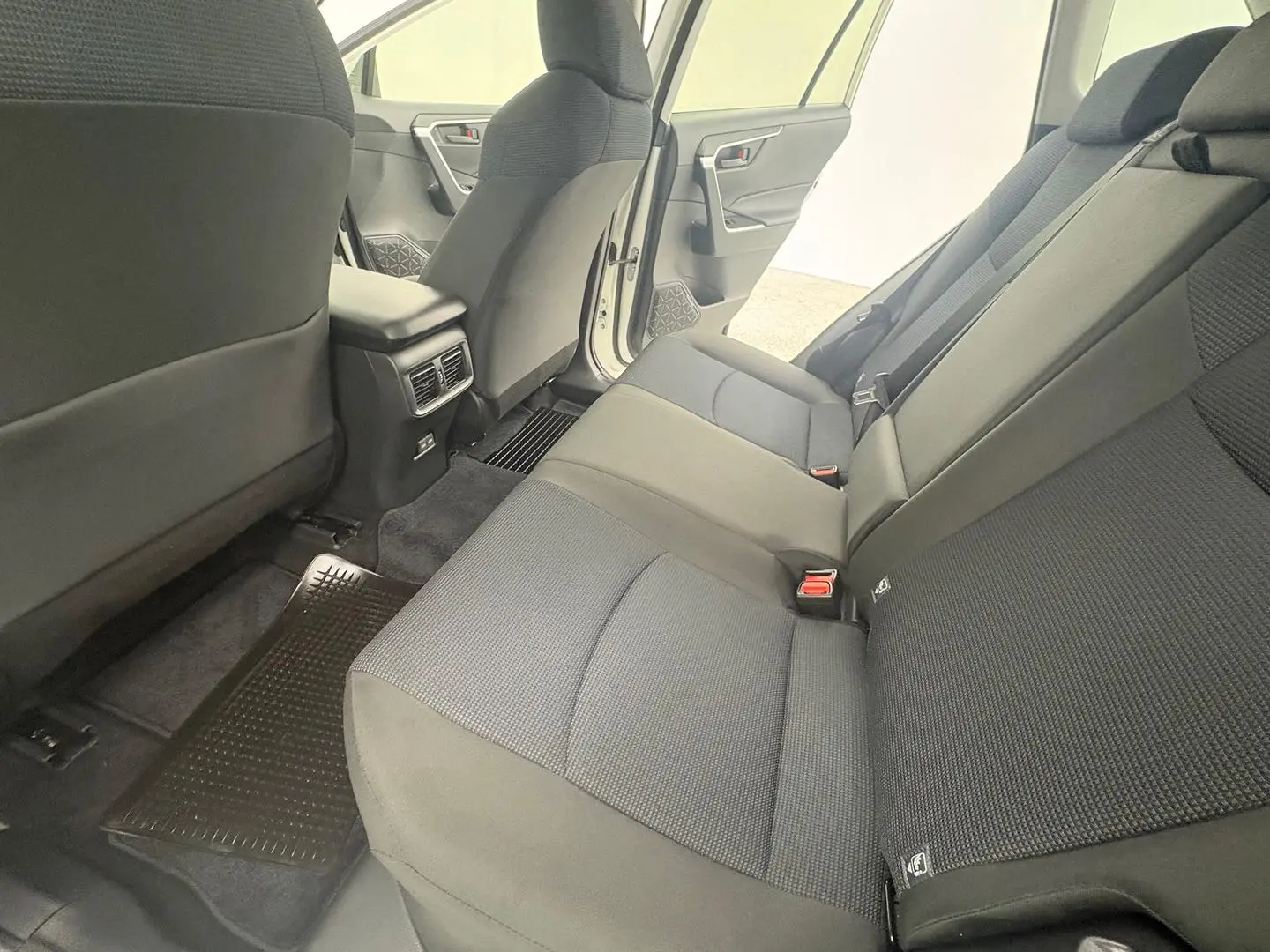 2024 Toyota RAV4 Gallery Image 21