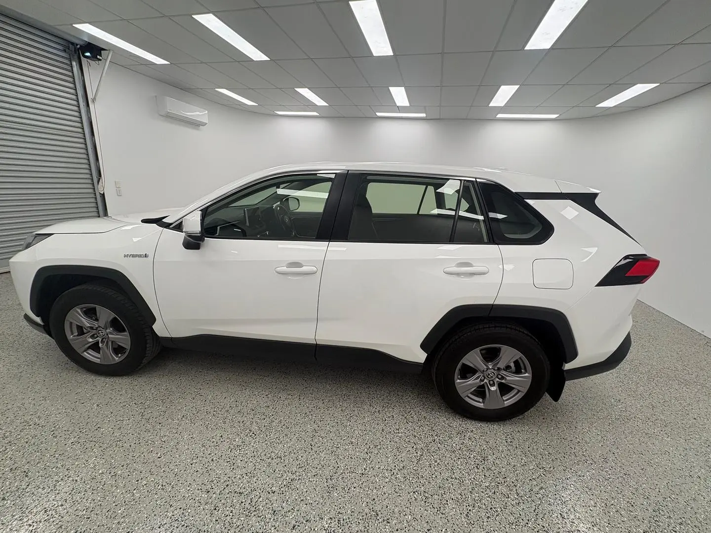 2024 Toyota RAV4 Gallery Image 6