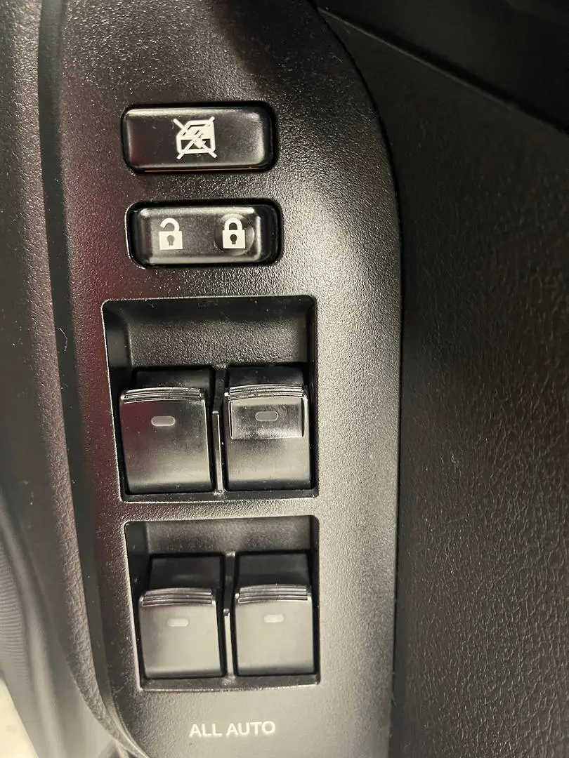 2021 Toyota Landcruiser Prado Gallery Image 21