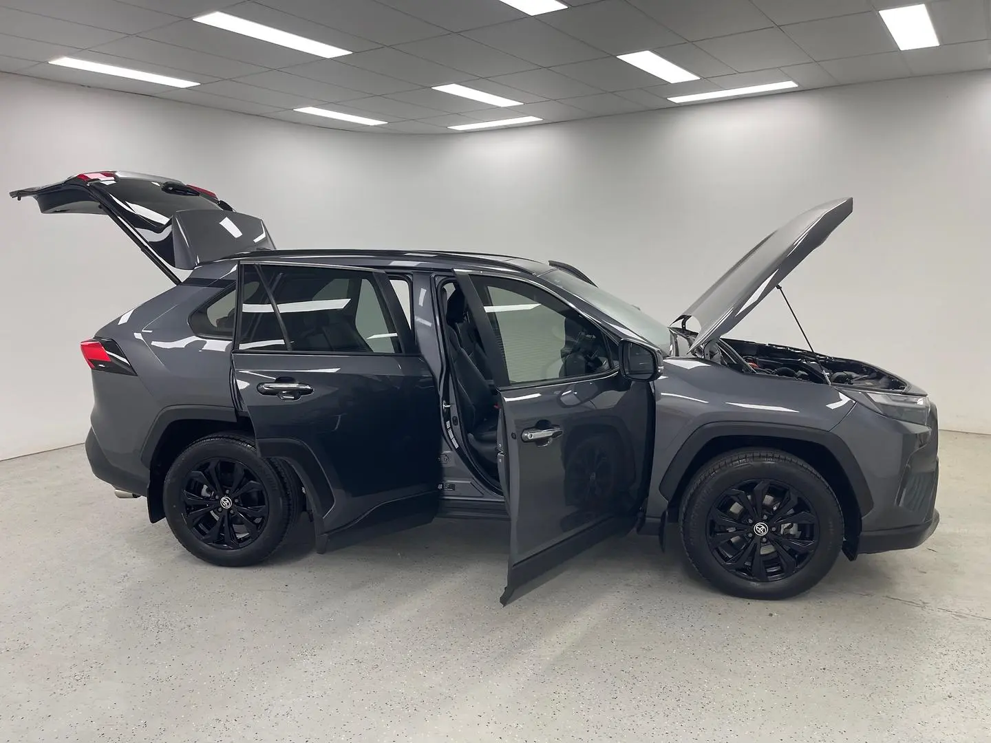 2022 Toyota RAV4 Gallery Image 9
