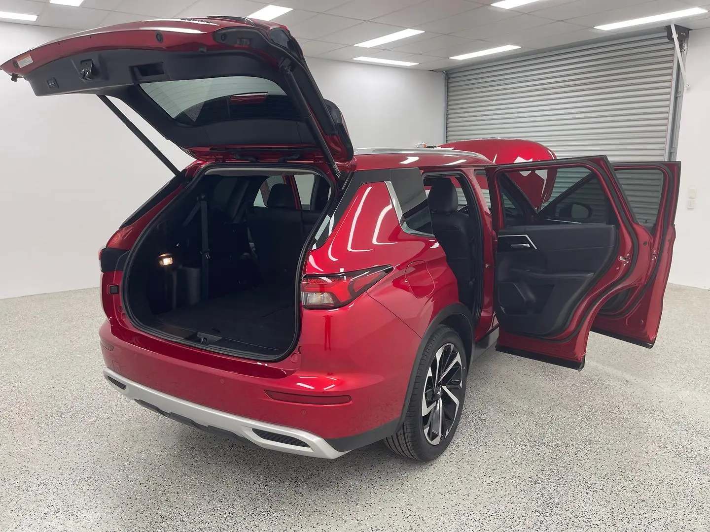 2022 Mitsubishi Outlander Gallery Image 9