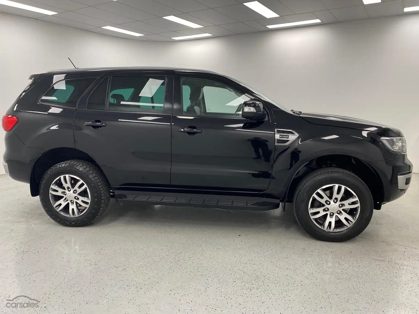 2021 Ford Everest Image 2