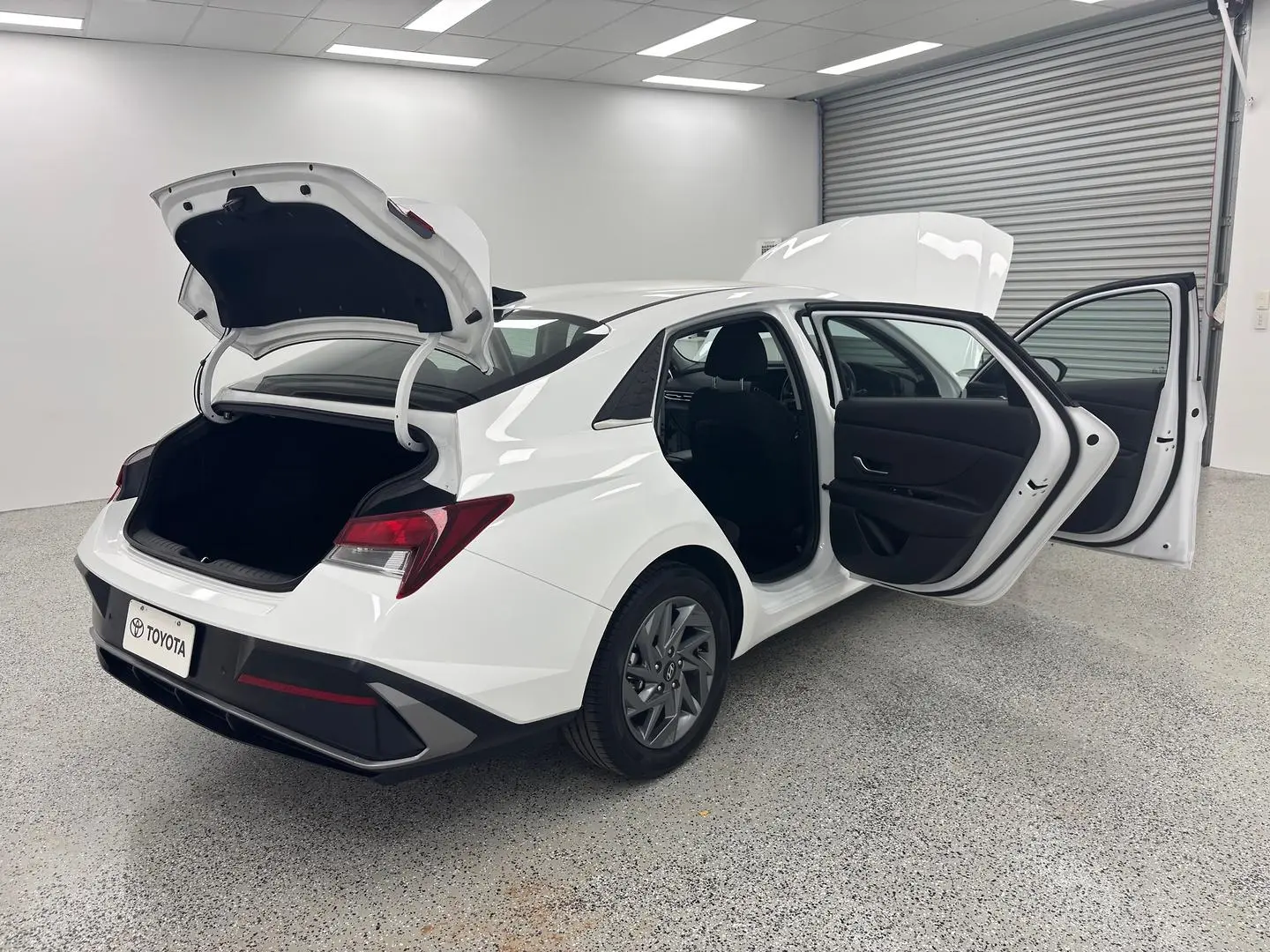 2024 Hyundai i30 Gallery Image 10