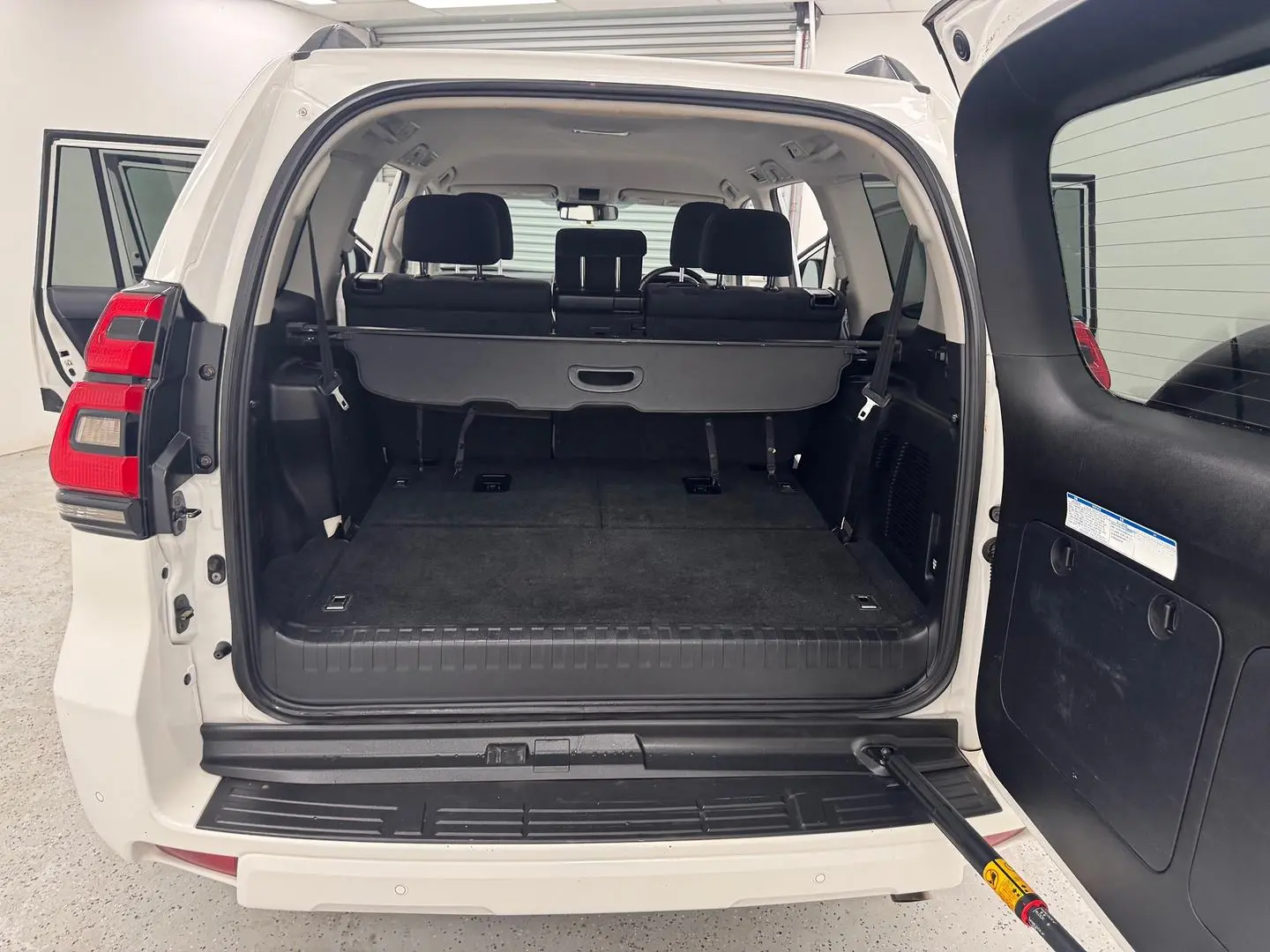 2020 Toyota Landcruiser Prado Gallery Image 25