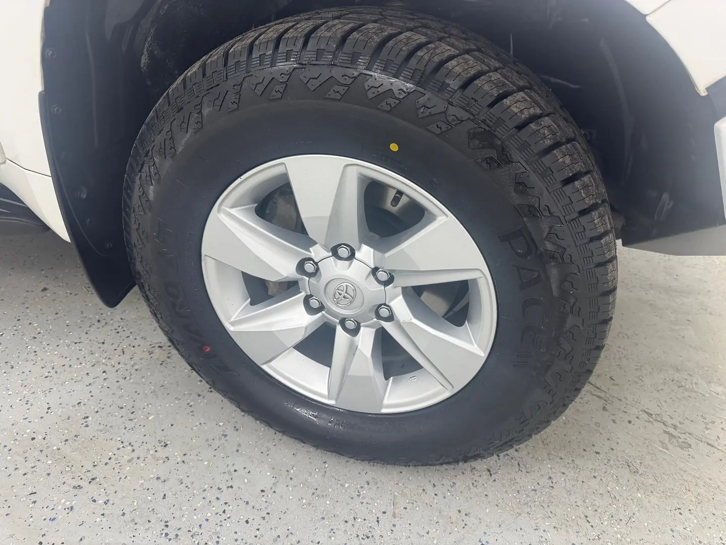 2018 Toyota Landcruiser Prado Gallery Image 14