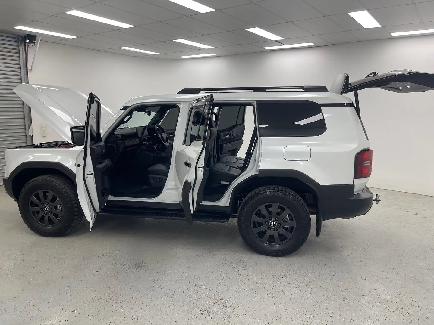 2024 Toyota Landcruiser Prado Gallery Image 12