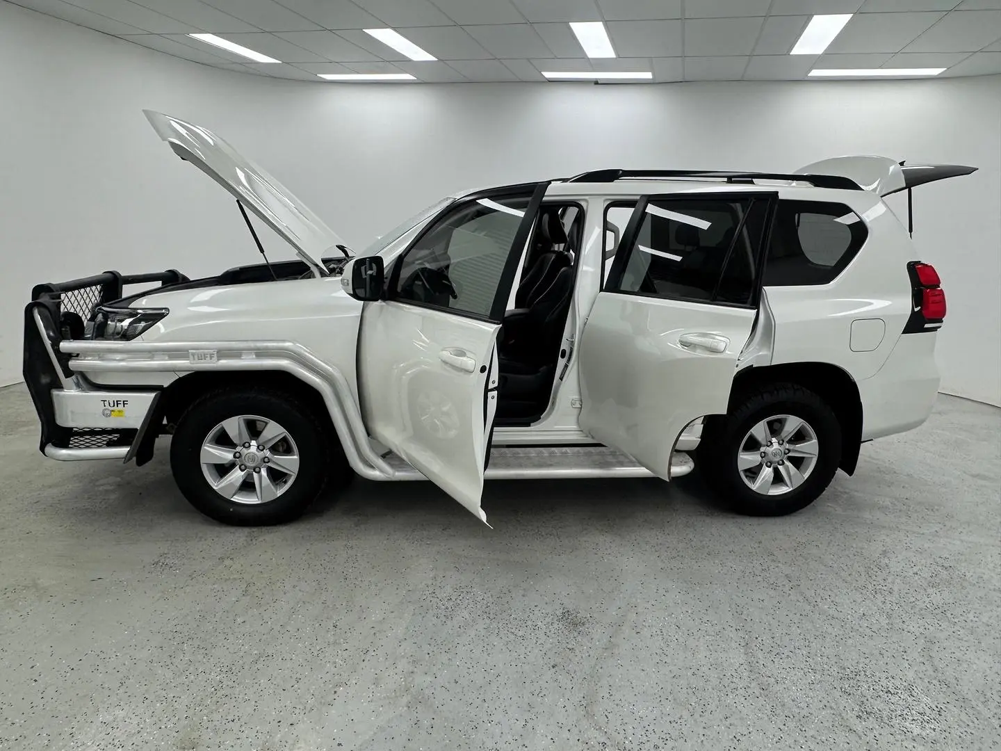 2019 Toyota Landcruiser Prado Gallery Image 12