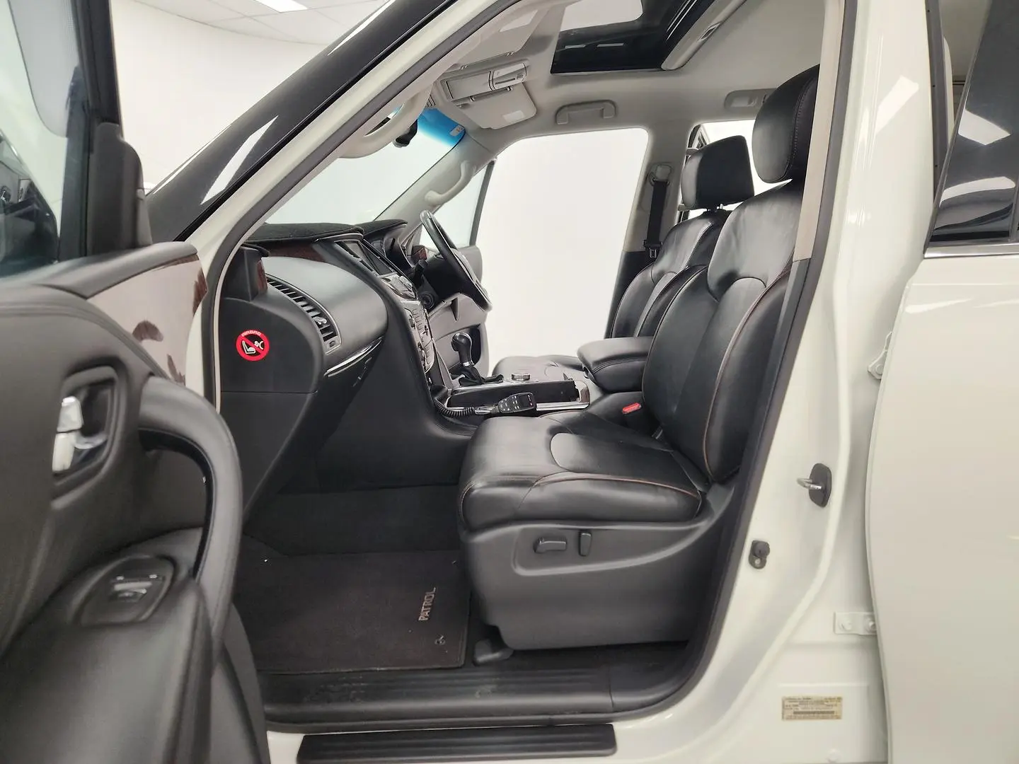 2016 Nissan Patrol Gallery Image 18