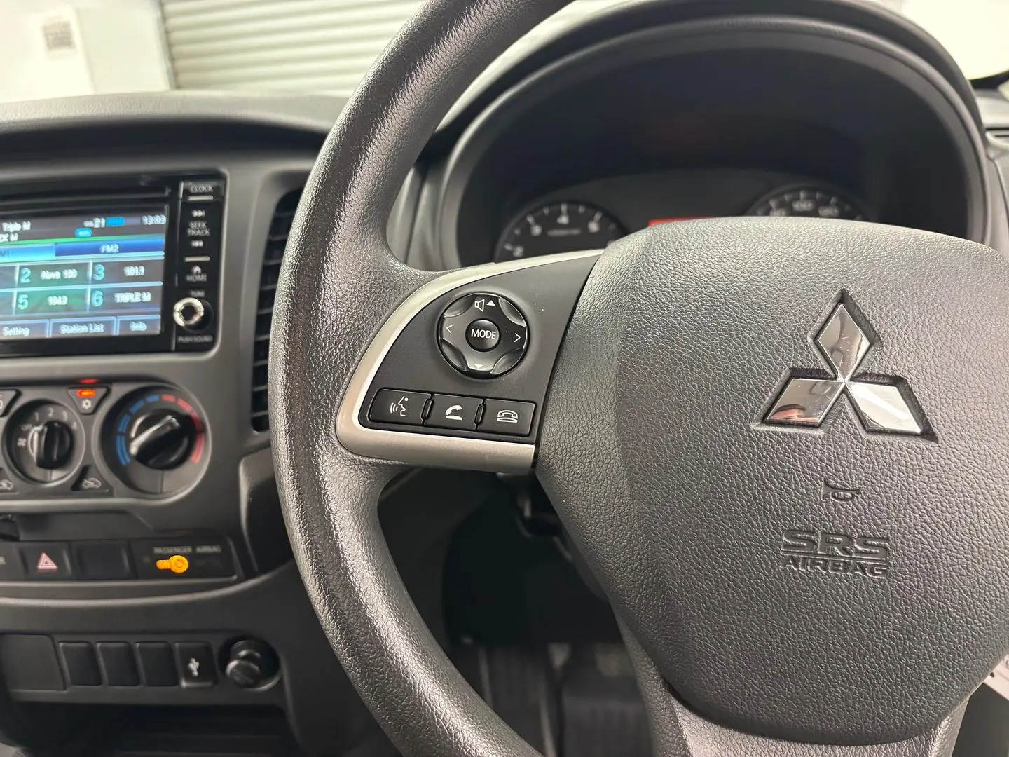 2021 Mitsubishi Triton Gallery Image 25