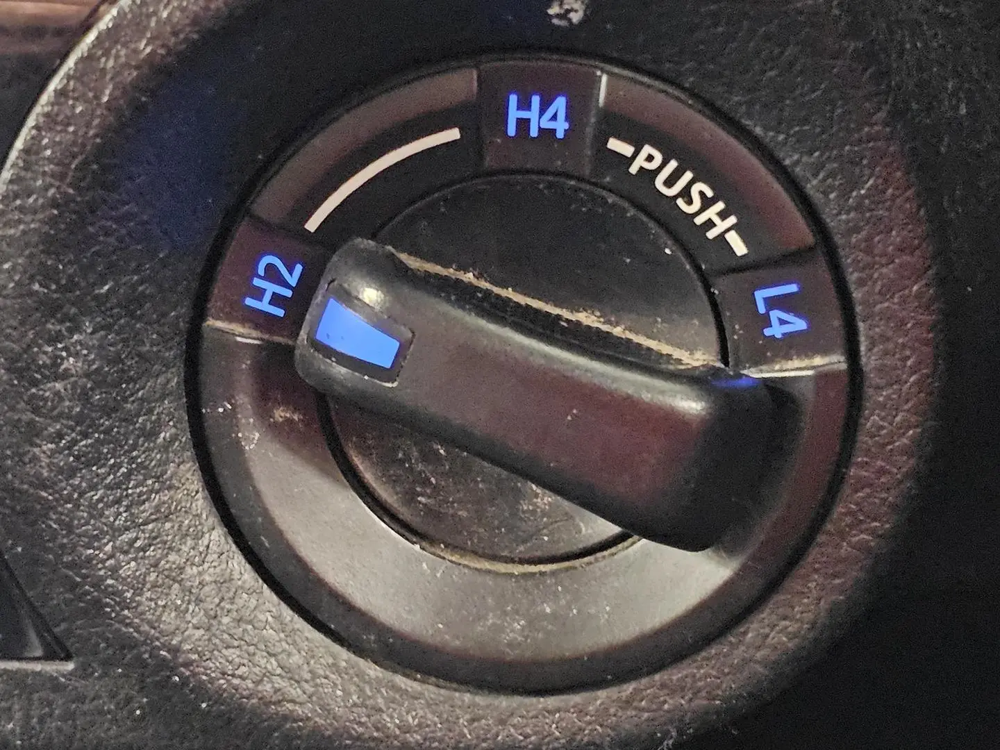 2017 Toyota Hilux Gallery Image 32