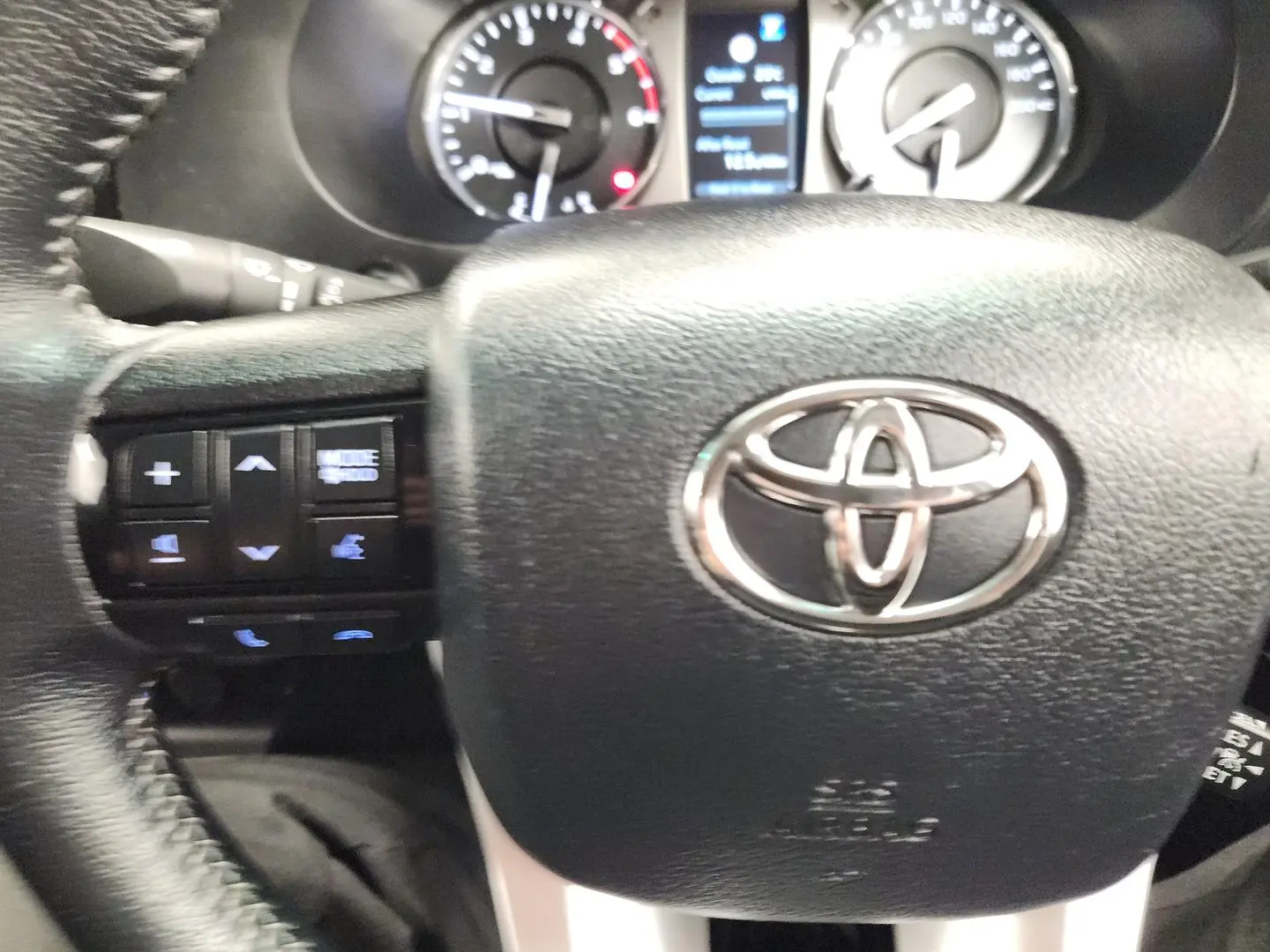 2022 Toyota Hilux Gallery Image 28